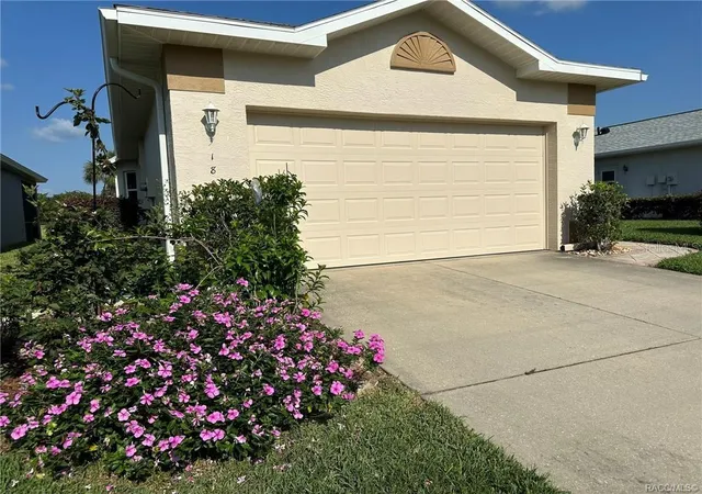 Photo 2 of Sale Pending at 1802 W Shanelle Path, LECANTO, FL 34461 | MLS# W7889602 | Listing updated on 2026-10-05