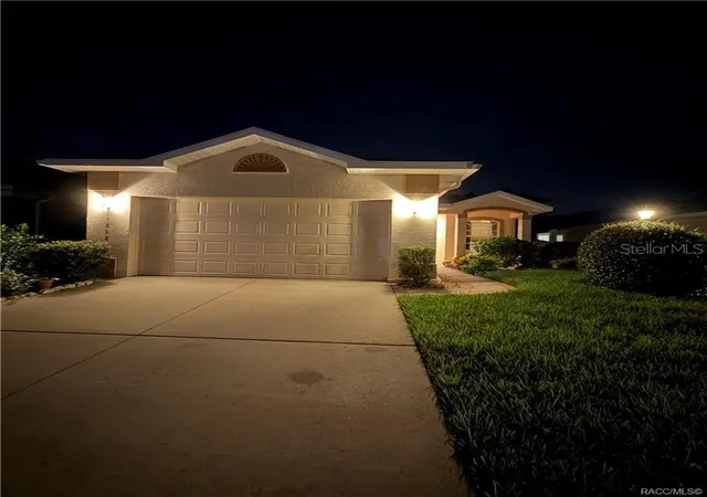 Photo 2 of Sale Pending at 1802 W Shanelle Path, Lecanto, FL 34461 | MLS# W7889602 | Listing updated on 2026-10-05