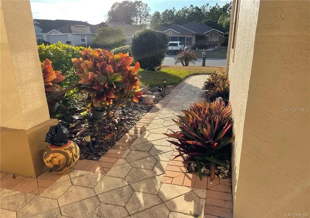 Photo 3 of Sale Pending at 1802 W Shanelle Path, Lecanto, FL 34461 | MLS# W7889602 | Listing updated on 2026-10-05