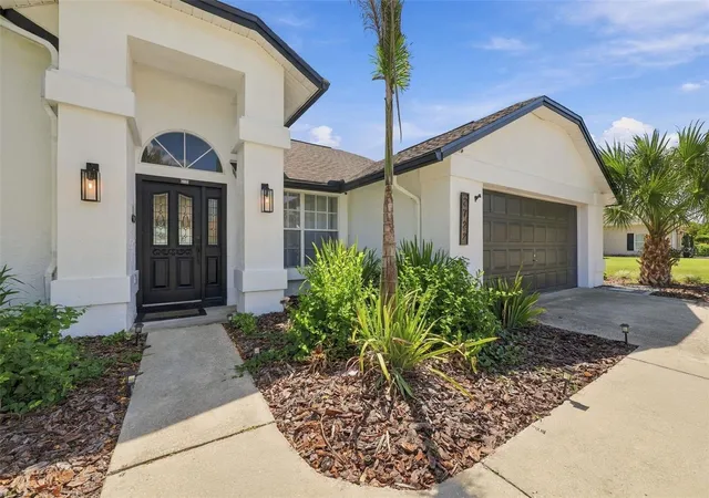 Photo 3 of Single family home for sale at 2722 Buckhorn Oaks Dr, Valrico, FL 33594 | MLS# TB8549570 | Listing updated on 2026-09-19