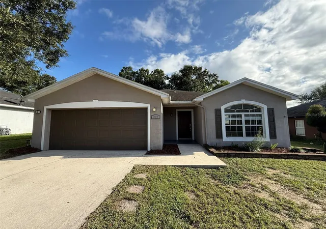 Photo 1 of Single family home for sale at 922 Cohassett Ave, Lake Wales, FL 33853 | MLS# L4965129 | Listing updated on 2026-09-19