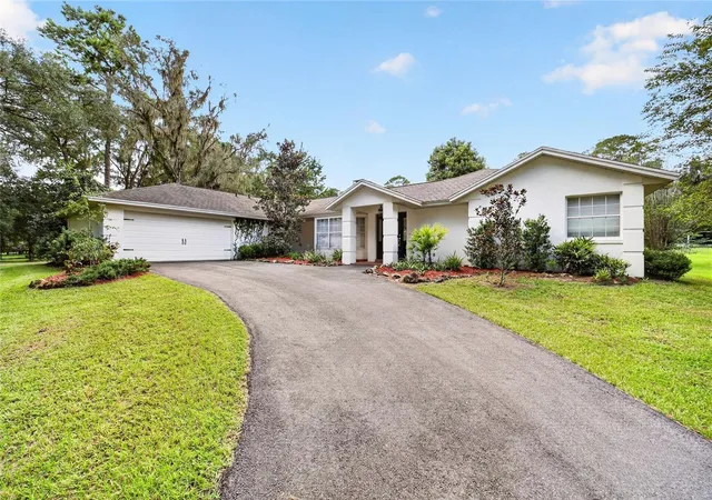 Photo 1 of House for sale at 22 Wood Ridge Dr, Ocala, FL 34482 | MLS# OM732437 | Listing updated on 2026-09-18