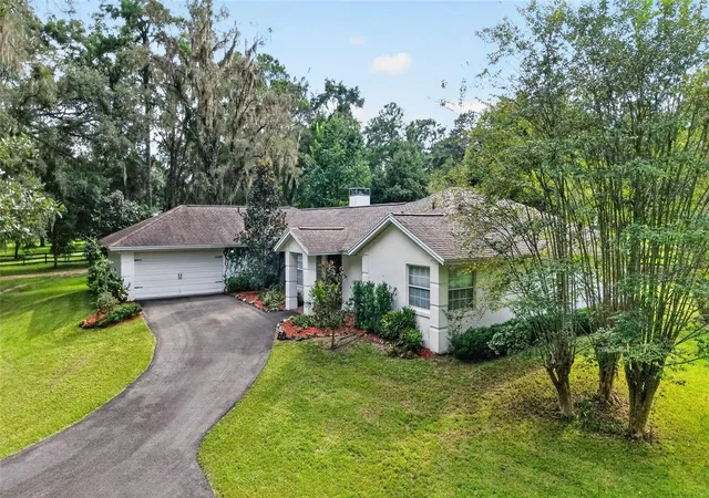 Photo 2 of House for sale at 22 Wood Ridge Dr, Ocala, FL 34482 | MLS# OM732437 | Listing updated on 2026-09-18