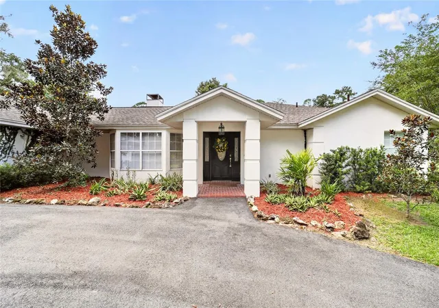 Photo 3 of House for sale at 22 Wood Ridge Dr, Ocala, FL 34482 | MLS# OM732437 | Listing updated on 2026-09-18