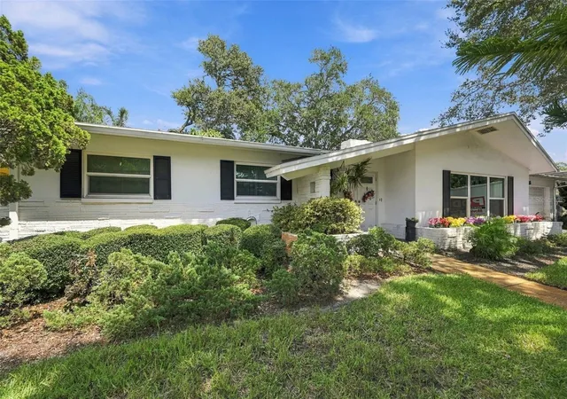 Photo 3 of Single family home for sale at 2336 Harn Blvd, Clearwater, FL 33764 | MLS# TB8549575 | Listing updated on 2026-09-29