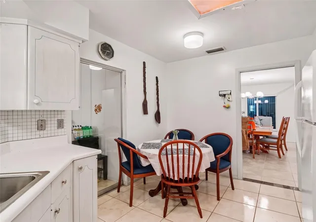 Photo 4 of Sale Pending at 562 E Tarpon Blvd NW, Port Charlotte, FL 33952 | MLS# TB8549582 | Listing updated on 2026-09-29