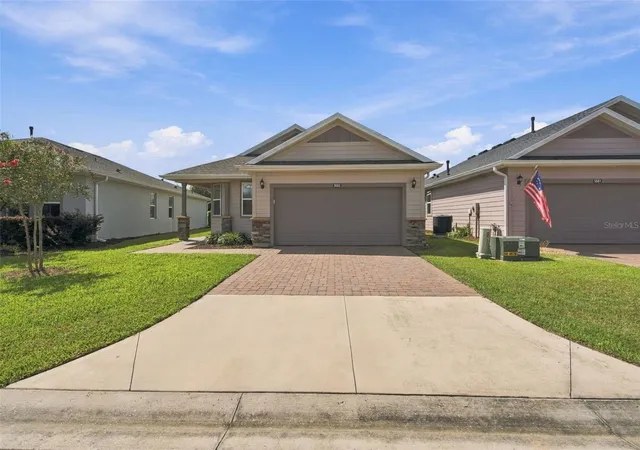 Photo 2 of Single family home for sale at 5665 Nw 40th Loop, Ocala, FL 34482 | MLS# O6442732 | Listing updated on 2026-10-04