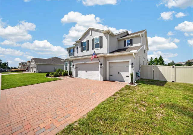 Photo 3 of Single family home for sale at 5277 Obsidian Gate Dr, Mount Dora, FL 32757 | MLS# O6442734 | Listing updated on 2026-10-03