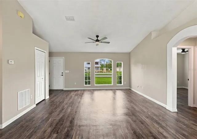 Photo 3 of Sale Pending at 10 Squirrel Pl, Palm Coast, FL 32164 | MLS# V4951343 | Listing updated on 2026-09-19