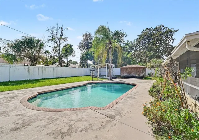 Photo 4 of Single family home for sale at 3510 Glocca Morra Dr, Apopka, FL 32703 | MLS# O6442736 | Listing updated on 2026-10-08