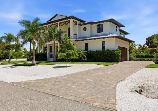 Photo 4 of Single family home for sale at 10009 Gasparilla Pass Blvd, Boca Grande, FL 33921 | MLS# D6148817 | Listing updated on 2026-09-18