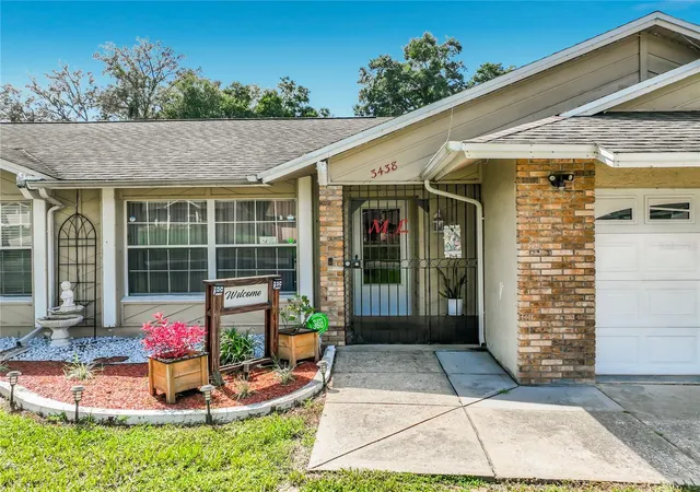 Photo 2 of Single family home for sale at 3438 Bretwood Dr, Orlando, FL 32808 | MLS# OM732443 | Listing updated on 2026-09-22