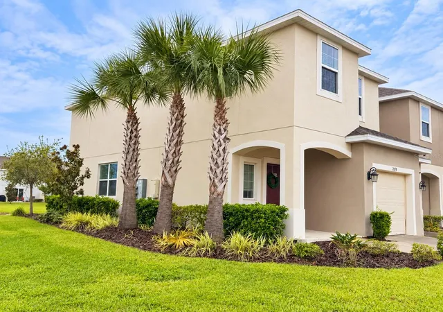 Photo 2 of Townhouse for sale at 2078 Crystal Bell St, Orlando, FL 32824 | MLS# O6442743 | Listing updated on 2026-09-19