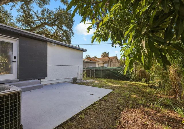 Photo 3 of Single family home for sale at 2217 Mallory, Tampa, FL 33605 | MLS# O6442748 | Listing updated on 2026-10-04