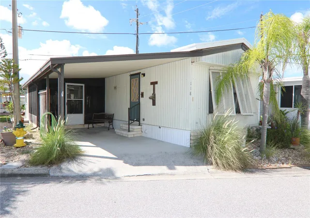 Manufactured home for sale at 118 N Starboard Dr, VENICE, FL 34285 | MLS# N6145808