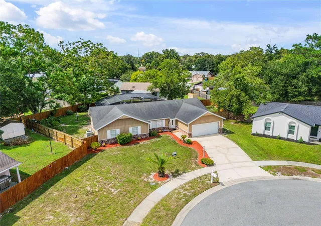 Photo 3 of Single family home for sale at 205 Inkwood Ct, Winter Springs, FL 32708 | MLS# NS1089281 | Listing updated on 2026-09-20