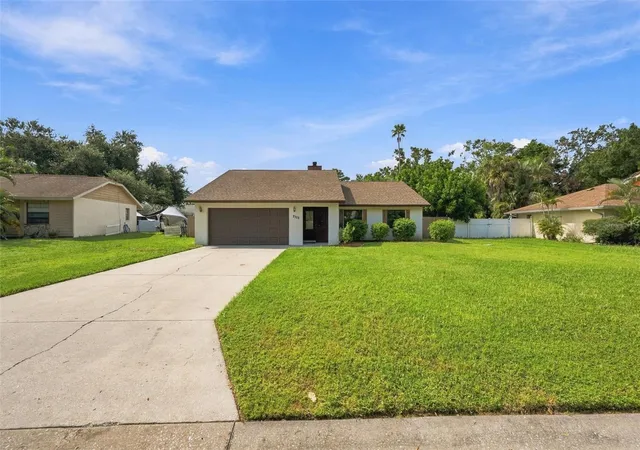 Photo 3 of Single family home for sale at 2328 Spring Oaks Cir, Sarasota, FL 34234 | MLS# A4706494 | Listing updated on 2026-09-18