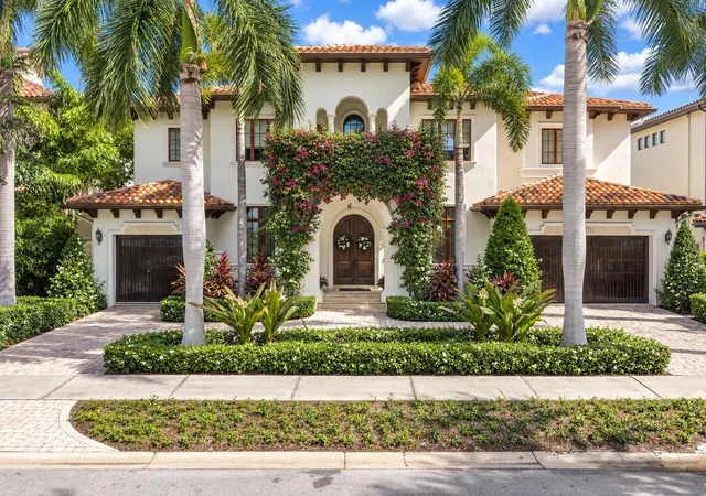 Photo 1 of Mansion for sale at 5013 W San Miguel St, Tampa, FL 33629 | MLS# TB8549629 | Listing updated on 2026-09-19
