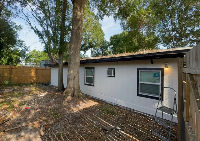 Photo 2 of Single family home for sale at 1386 Clematis Ln, Winter Park, FL 32792 | MLS# O6442768 | Listing updated on 2026-09-18