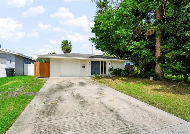 Photo 2 of Single family home for sale at 1849 New Hampshire Ave Ne, Saint Petersburg, FL 33703 | MLS# TB8549640 | Listing updated on 2026-10-03