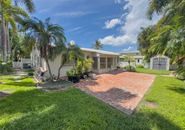 Photo 2 of Single family home for sale at 16107 Gulf Blvd, Redington Beach, FL 33708 | MLS# O6442783 | Listing updated on 2026-10-28