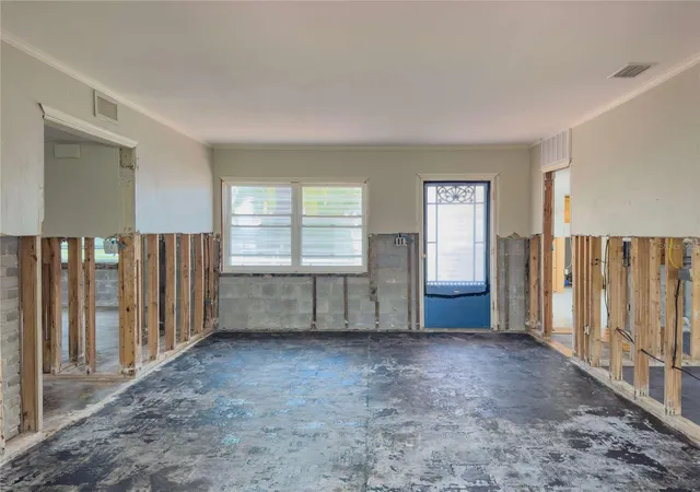 Photo 4 of Single family home for sale at 16107 Gulf Blvd, Redington Beach, FL 33708 | MLS# O6442783 | Listing updated on 2026-10-28
