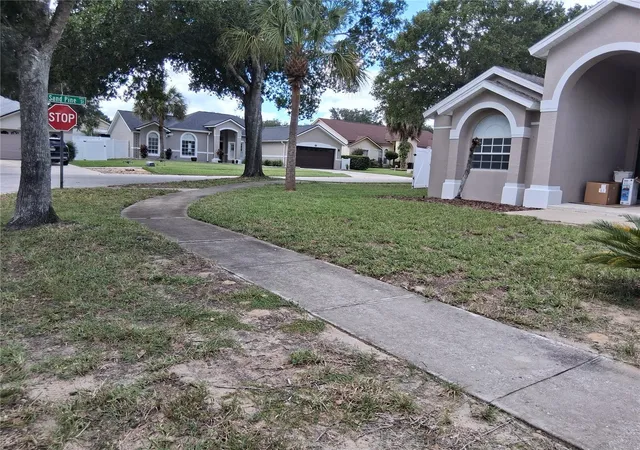 Photo 2 of Single family home for sale at 16123 Dogwood Hl St, Clermont, FL 34714 | MLS# S5157829 | Listing updated on 2026-09-19
