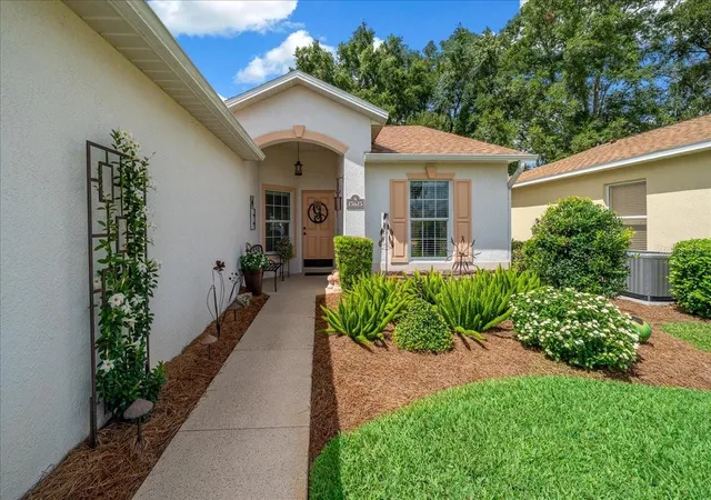 Photo 2 of Single family home for sale at 15625 SW 13th Circle, Ocala, FL 34473 | MLS# OM732452 | Listing updated on 2026-09-23