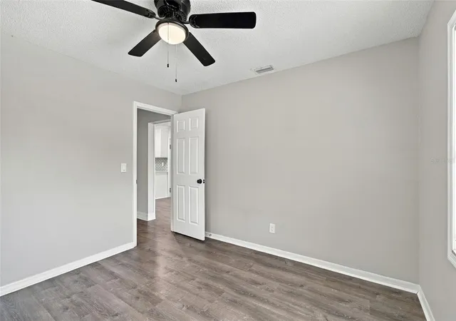 Listing Photo 5 - Condo for sale in building located at 2801 Burts Ave, TAMPA, FL 33614