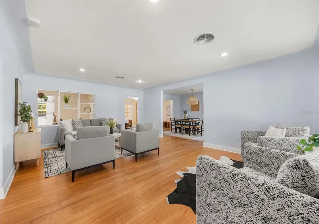 Photo 3 of Single family home for sale at 920 Boardman St, Orlando, FL 32804 | MLS# O6442788 | Listing updated on 2026-10-08