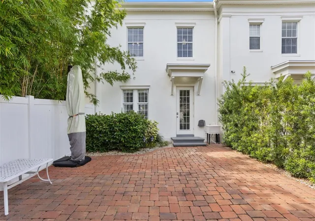 Photo 2 of Townhouse for sale at 1011 Juel St, Orlando, FL 32814 | MLS# O6442795 | Listing updated on 2026-09-19