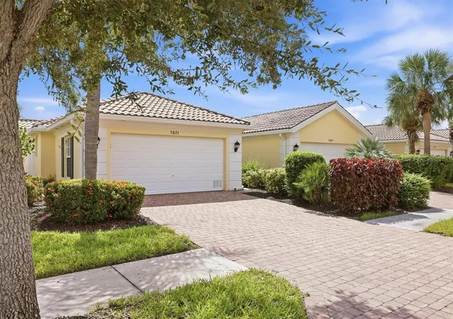 Photo 1 of Sale Pending at 7621 Quinto Dr, Sarasota, FL 34238 | MLS# A4706509 | Listing updated on 2026-10-05
