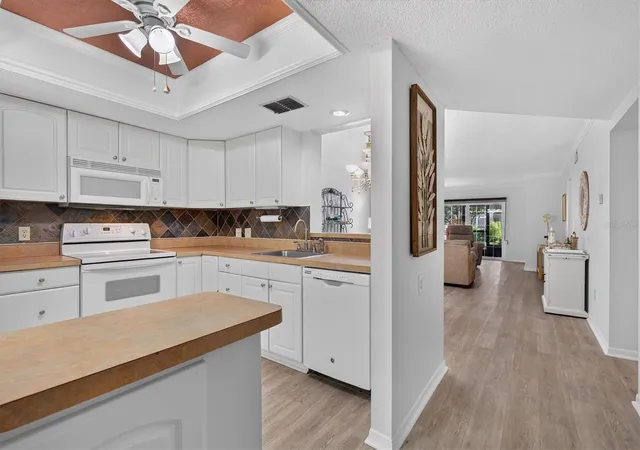 Listing Photo 5 - Condo for sale in building located at 820 Virginia St, DUNEDIN, FL 34698 - Unit #104