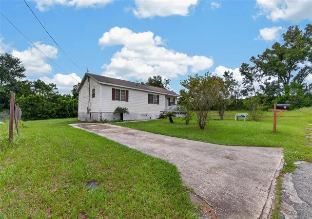 Photo 3 of Manufactured home for sale at 51 Massey Rd, Haines City, FL 33844 | MLS# O6442804 | Listing updated on 2026-10-07