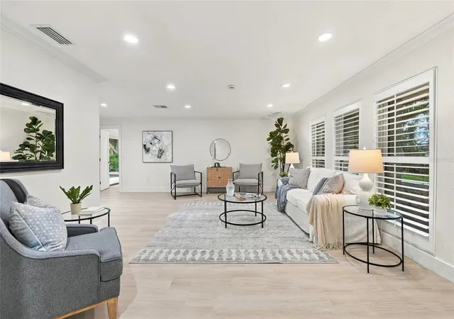 Photo 4 of Single family home for sale at 7220 Sunshine Dr S, Saint Petersburg, FL 33705 | MLS# TB8549675 | Listing updated on 2026-09-19