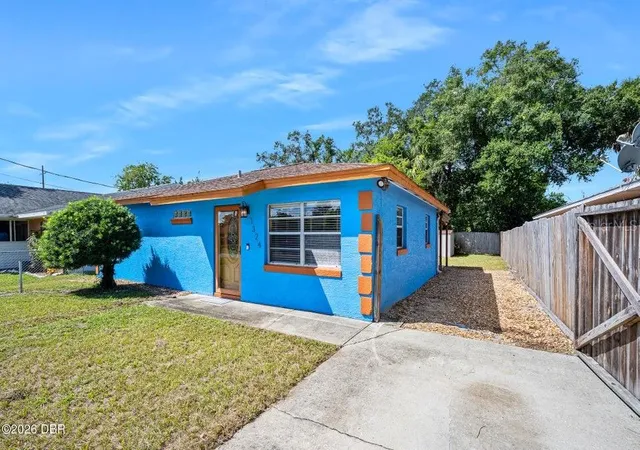 Photo 3 of Single family home for sale at 1324 Granada Ave, Daytona Beach, FL 32117 | MLS# FC321536 | Listing updated on 2026-10-08