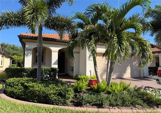 Single family home for sale at 10036 Cozy Grv Dr, VENICE, FL 34293 | MLS# D6148823