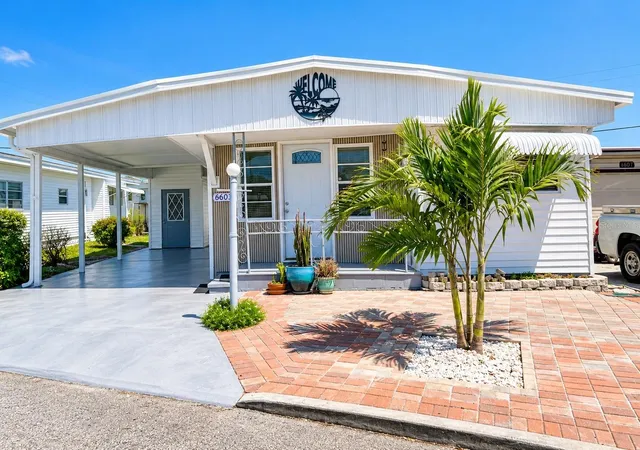 Manufactured home for sale at 6605 Connecticut St, BRADENTON, FL 34207 | MLS# A4706516