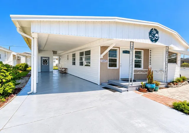 Photo 1 of Manufactured home for sale at 6605 Connecticut St, Bradenton, FL 34207 | MLS# A4706516 | Listing updated on 2026-09-18