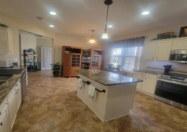 Photo 4 of Single family home for sale at 9302 SE 120th Loop, Summerfield, FL 34491 | MLS# O6442828 | Listing updated on 2026-09-18