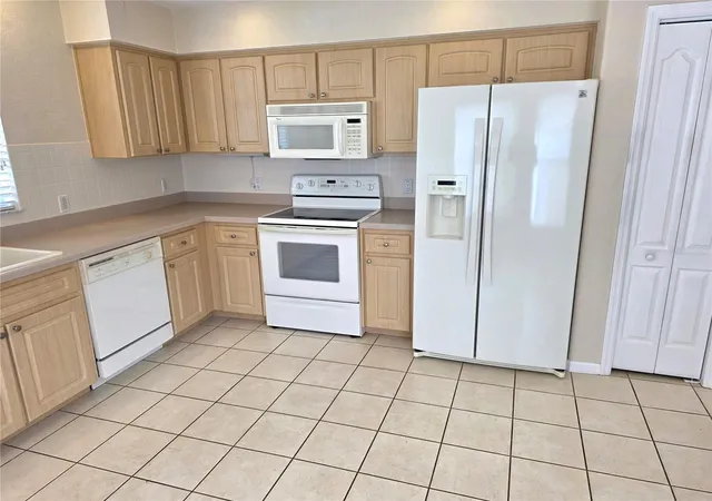Photo 4 of House for sale at 384 Royal Palm Way, Spring Hill, FL 34608 | MLS# W7889609 | Listing updated on 2026-09-18