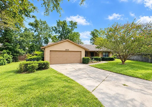 Photo 1 of Single family home for sale at 4625 Nw 21st Terrace, Gainesville, FL 32605 | MLS# GC543590 | Listing updated on 2026-10-05