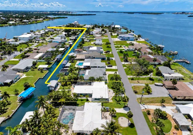 Photo 1 of Single family home for sale at 1429 Lemon Bay Dr, Englewood, FL 34223 | MLS# N6145813 | Listing updated on 2026-10-07