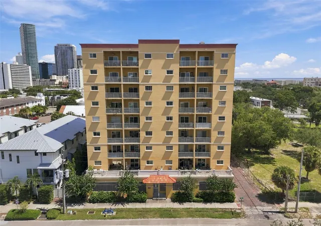 Condo for sale at 316 8th Street S #304, Saint Petersburg, FL 33701 | MLS# TB8549708