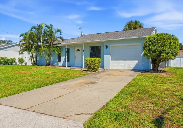 Photo 2 of Single family home for sale at 24 Clemson Rd, Venice, FL 34293 | MLS# A4706523 | Listing updated on 2026-10-01