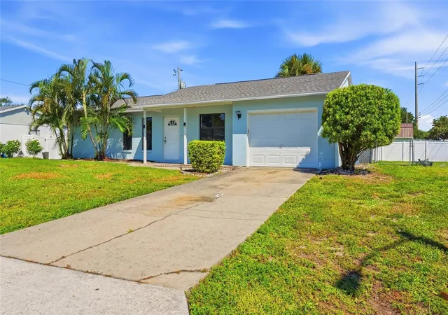 Photo 4 of Single family home for sale at 24 Clemson Rd, Venice, FL 34293 | MLS# A4706523 | Listing updated on 2026-10-01