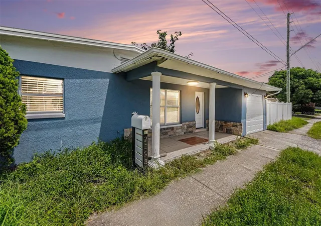 Photo 1 of Single family home for sale at 2593 38th Avenue N #B, Saint Petersburg, FL 33713 | MLS# TB8549720 | Listing updated on 2026-10-13
