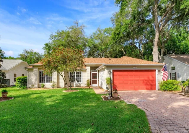 Single family home for sale at 25845 Glen Eagle Dr, LEESBURG, FL 34748 | MLS# G5117944