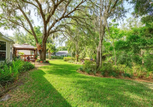 Photo 3 of Single family home for sale at 25845 Glen Eagle Dr, Leesburg, FL 34748 | MLS# G5117944 | Listing updated on 2026-09-19