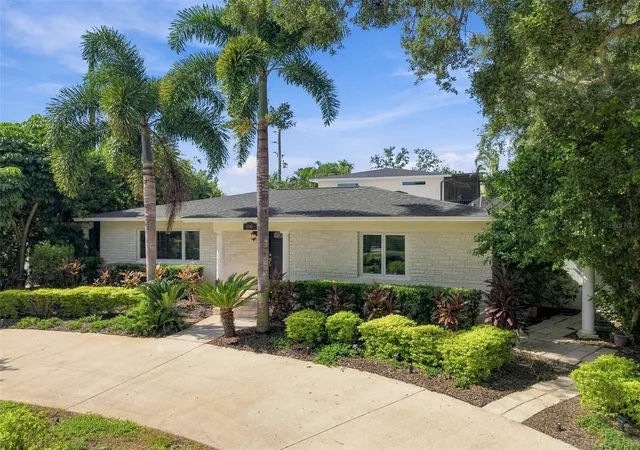 Photo 1 of Single family home for sale at 100 Monterey Blvd Ne, Saint Petersburg, FL 33704 | MLS# TB8549724 | Listing updated on 2026-10-15